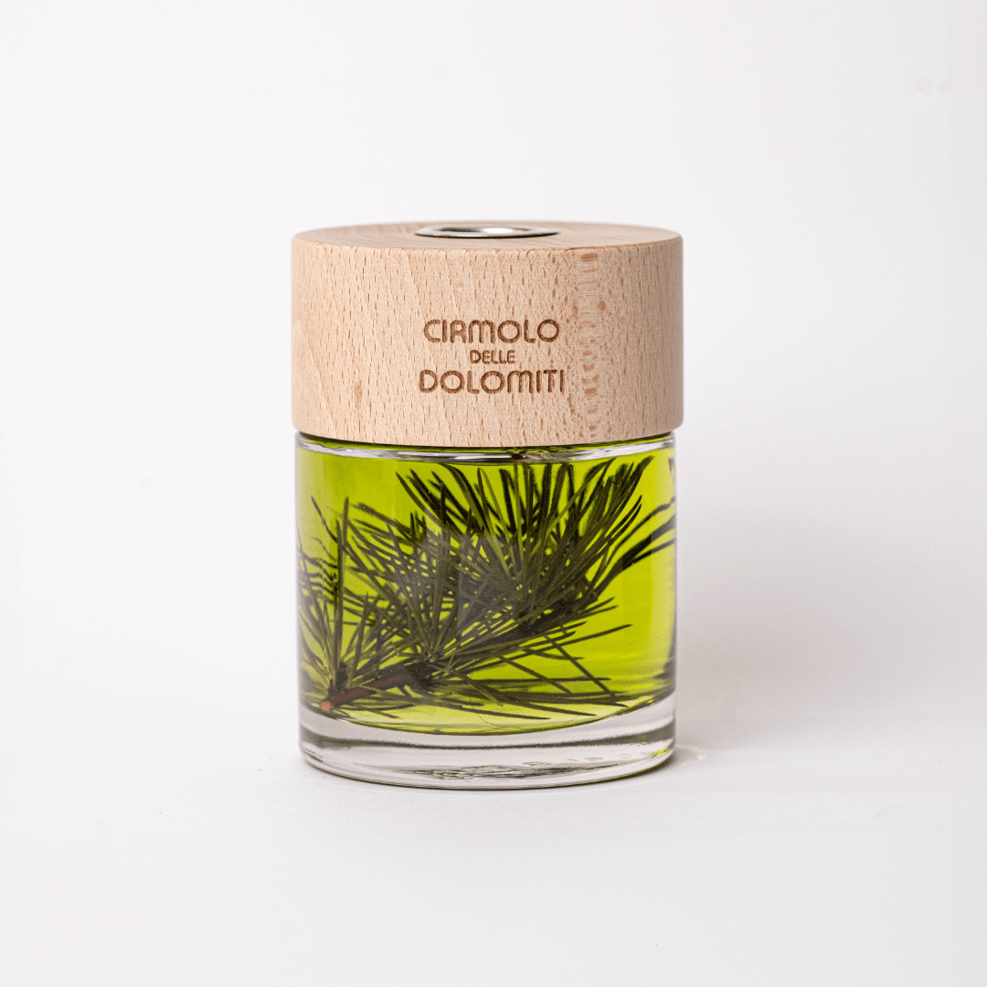 Flacone del diffusore luxury al pino cirmolo senza bastoncini