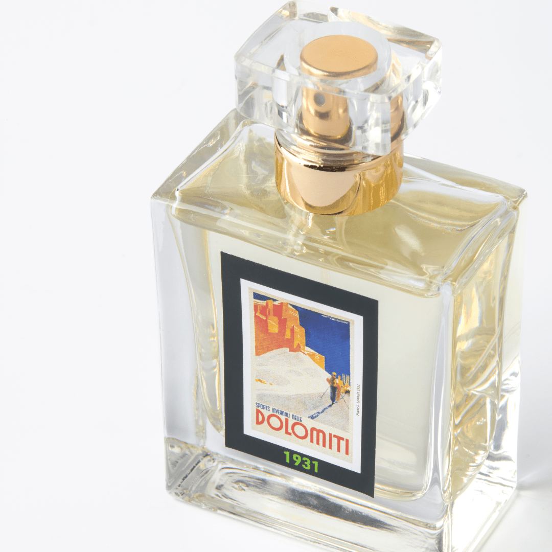 Flacone in vetro dell'eau de parfum 1931 Oud Imperiale con etichetta vintage