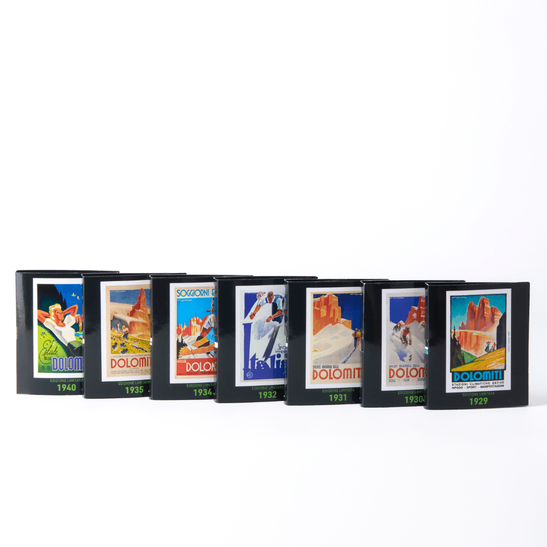 Set fiale da 5 ml con le sette confezioni della collezione profumi Dolomiti in fila