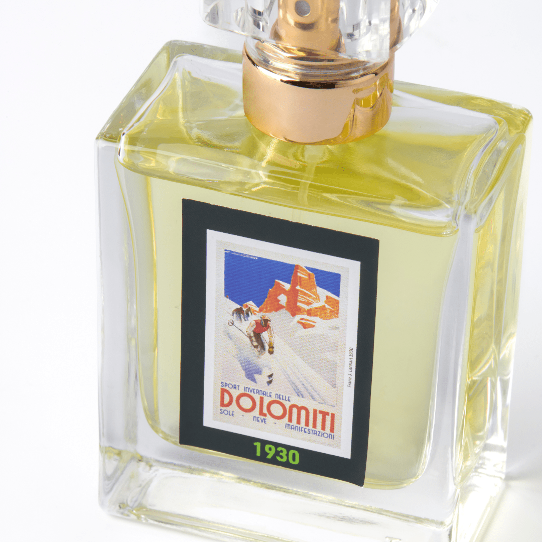 Flacone in vetro dell'eau de parfum 1930 Eleganza Tabaccata con etichetta vintage